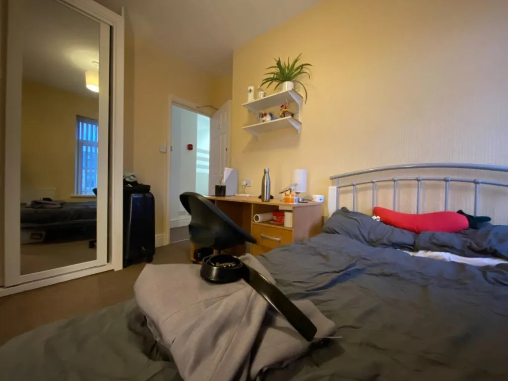 6 bedroom terraced house for rent