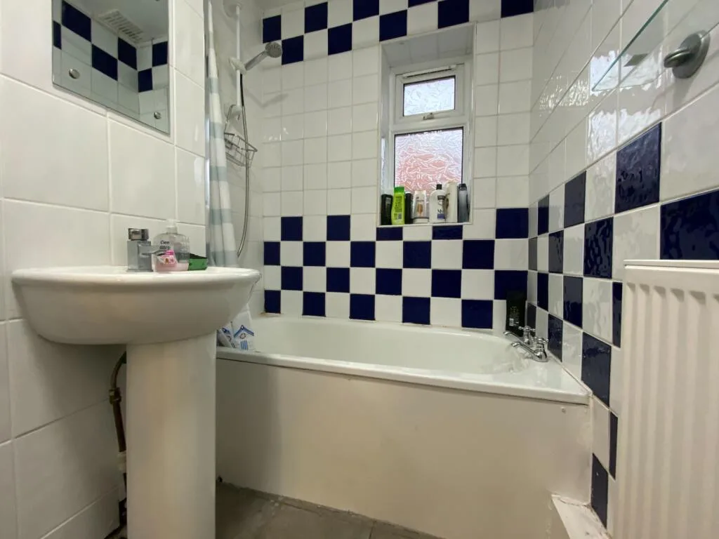 6 bedroom terraced house for rent