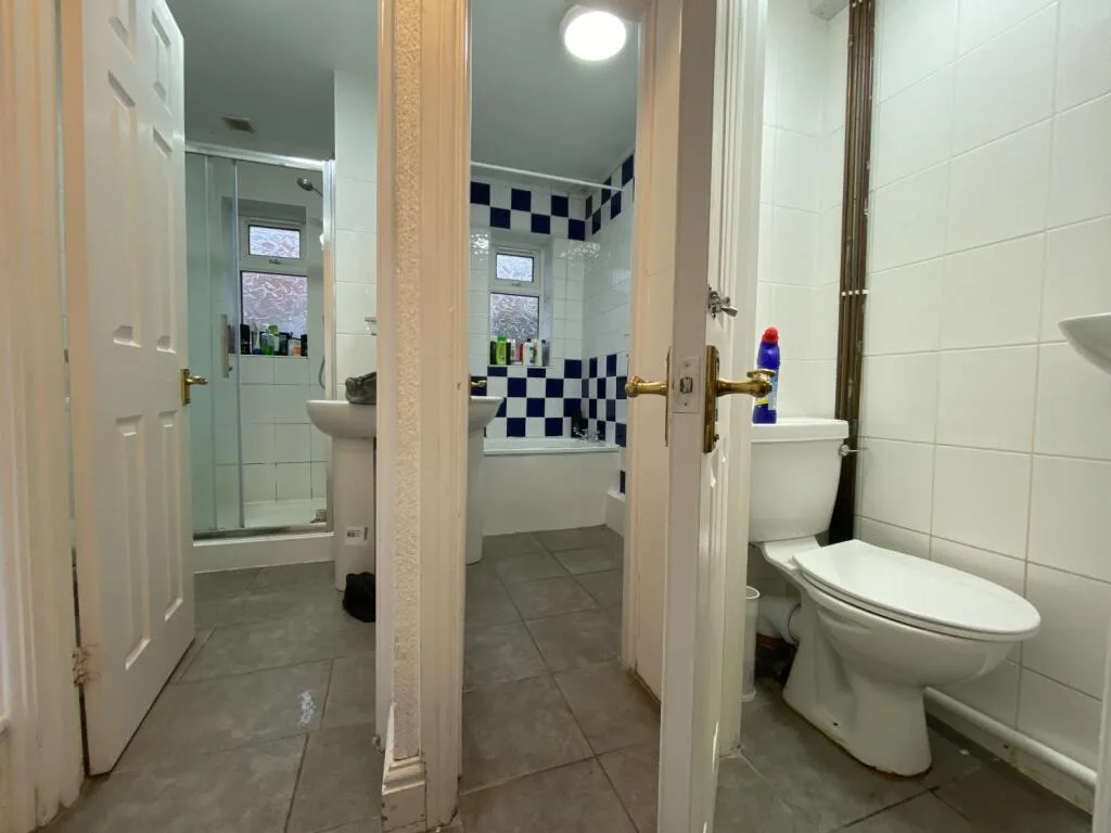 6 bedroom terraced house for rent