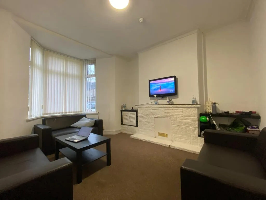 6 bedroom terraced house for rent
