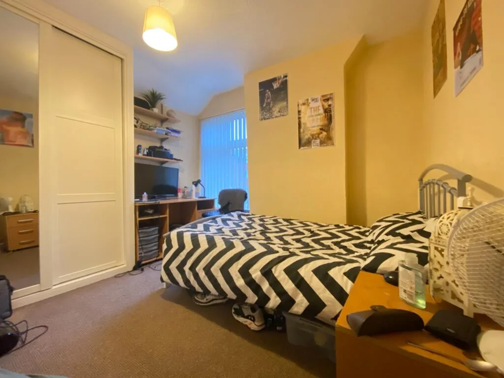 6 bedroom terraced house for rent