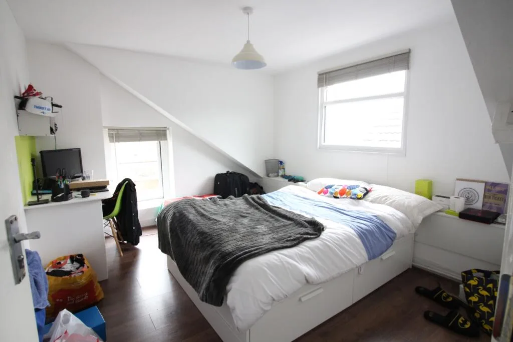 6 bedroom terraced house for rent