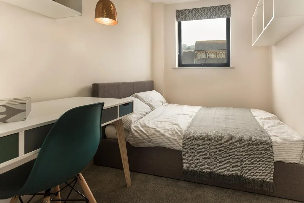 5 bedroom flat for rent