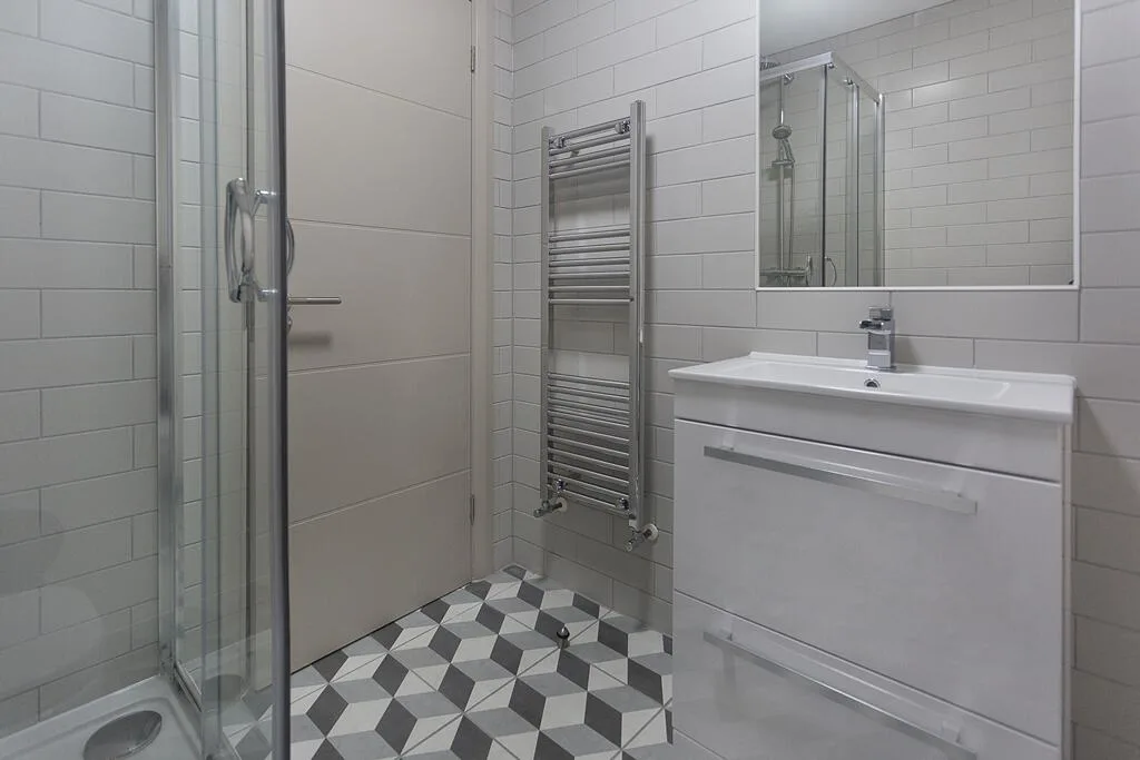 5 bedroom flat for rent