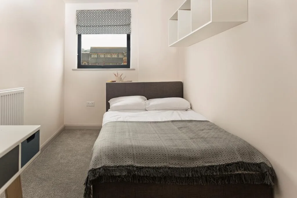 5 bedroom flat for rent