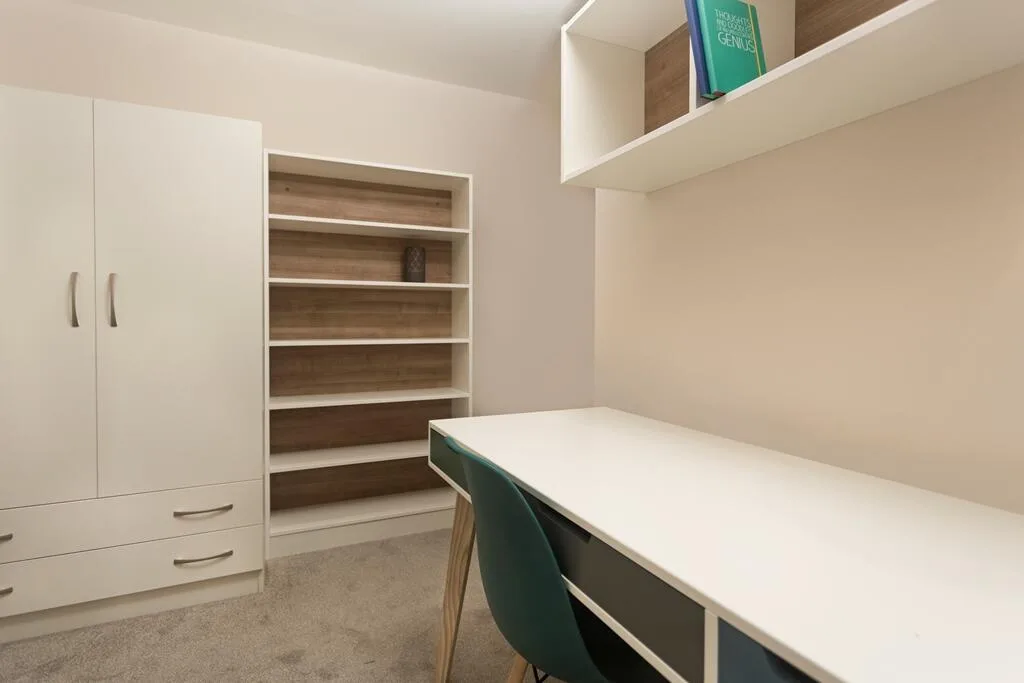 5 bedroom flat for rent