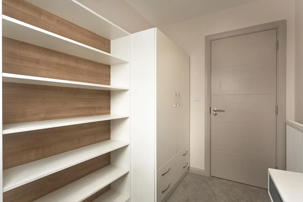 5 bedroom flat for rent