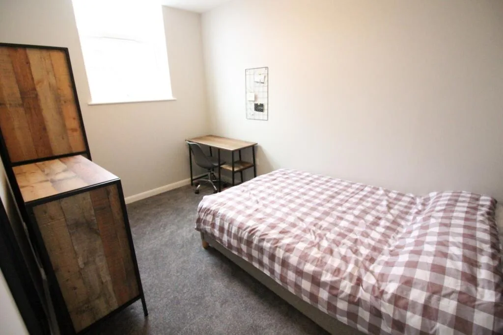 6 bedroom terraced house for rent
