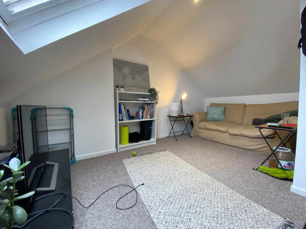 5 bedroom end of terrace house for rent
