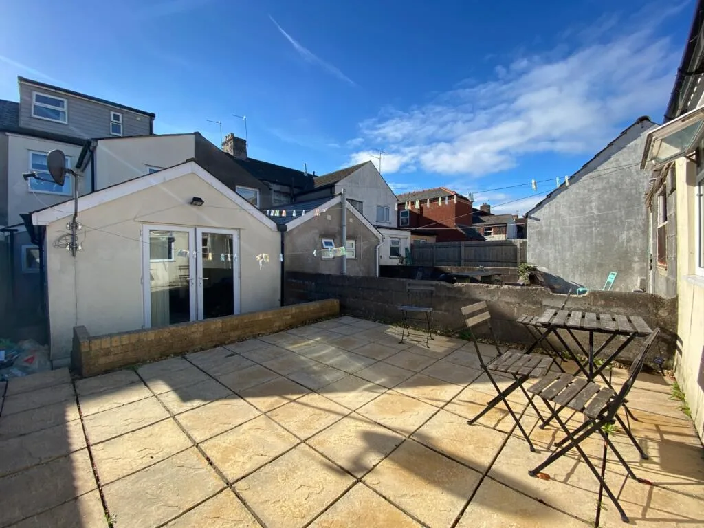 6 bedroom terraced house for rent