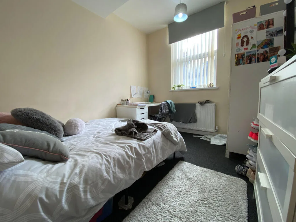 6 bedroom terraced house for rent