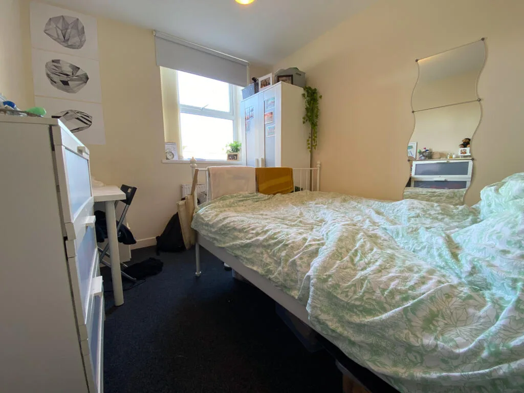 6 bedroom terraced house for rent