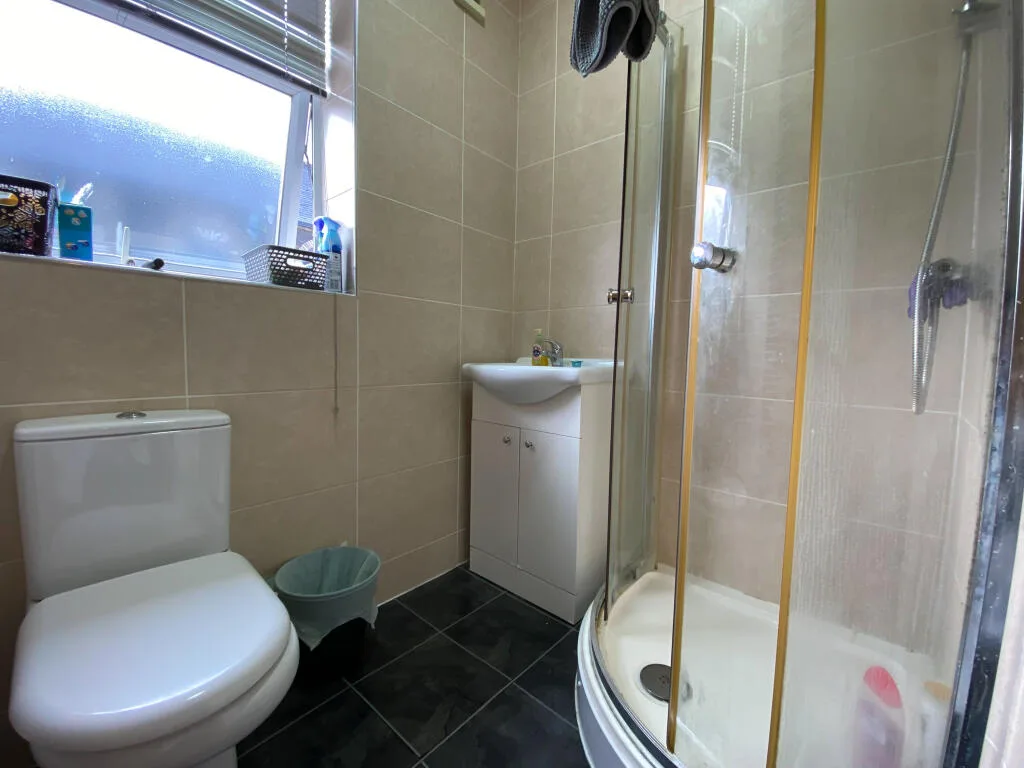 6 bedroom terraced house for rent