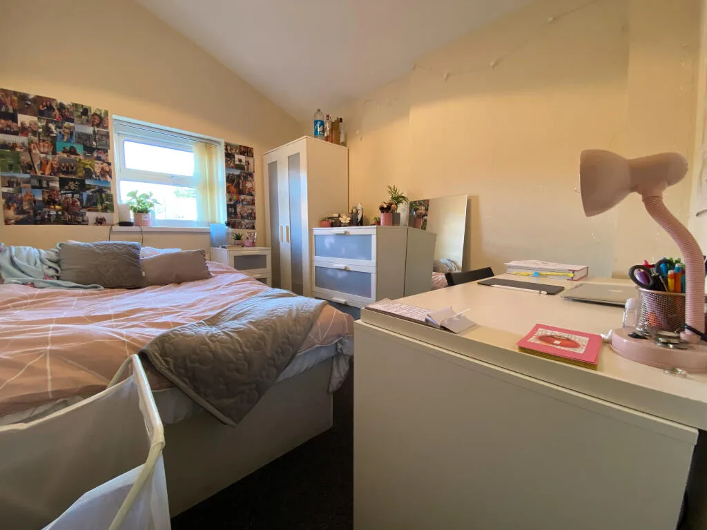 6 bedroom terraced house for rent