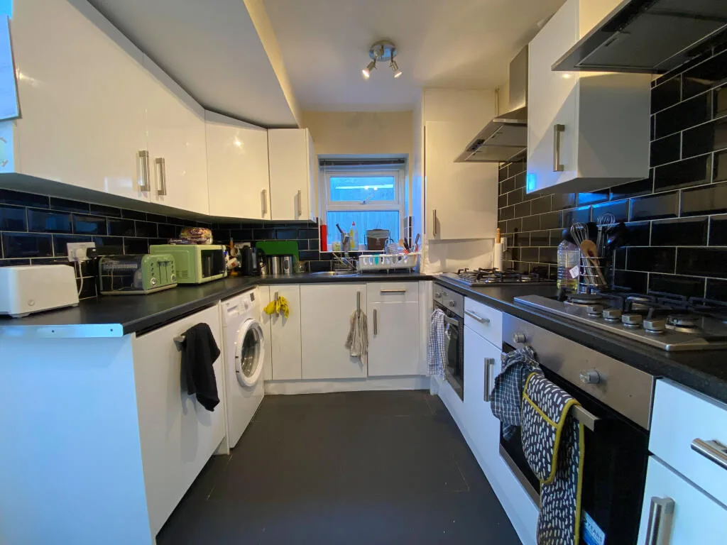 6 bedroom terraced house for rent