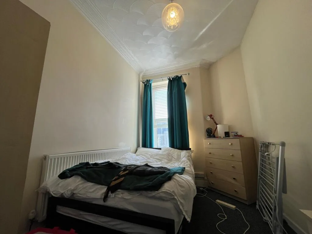 6 bedroom terraced house for rent