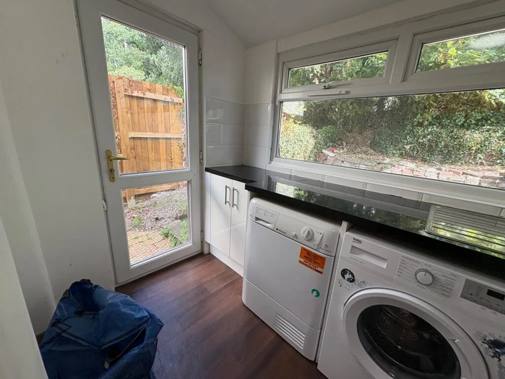 6 bedroom terraced house for rent