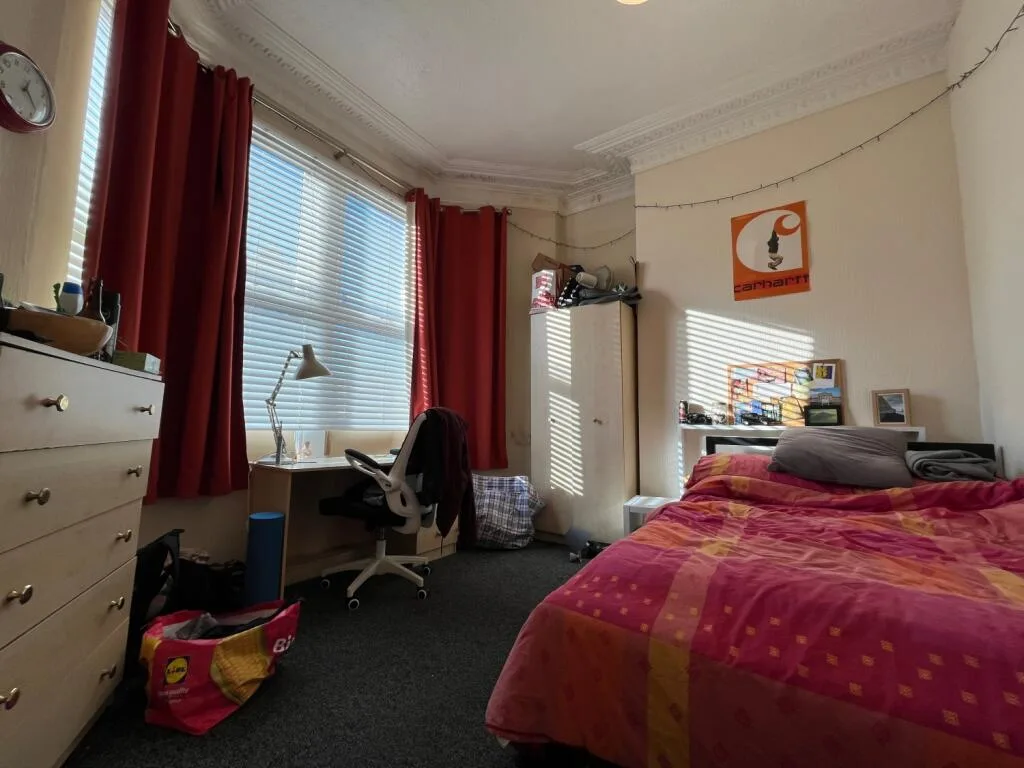 6 bedroom terraced house for rent