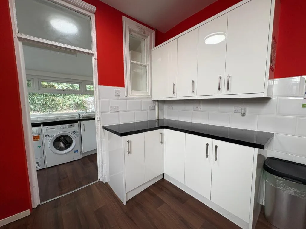 6 bedroom terraced house for rent