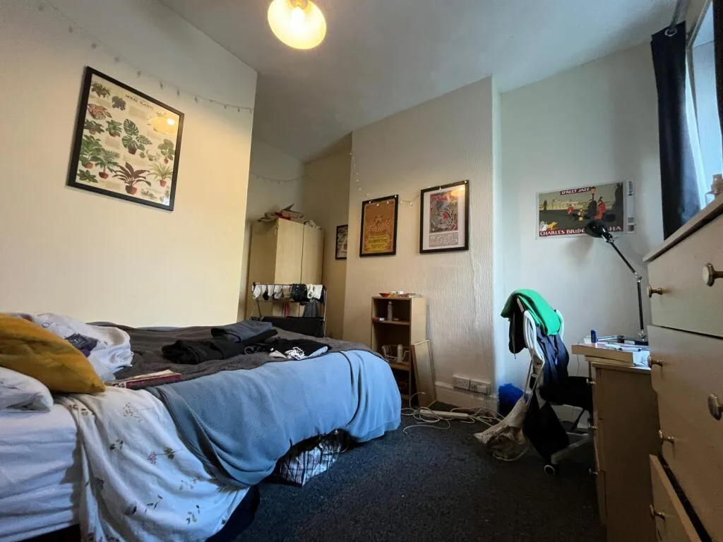 6 bedroom terraced house for rent