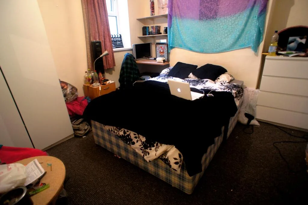 5 bedroom end of terrace house for rent