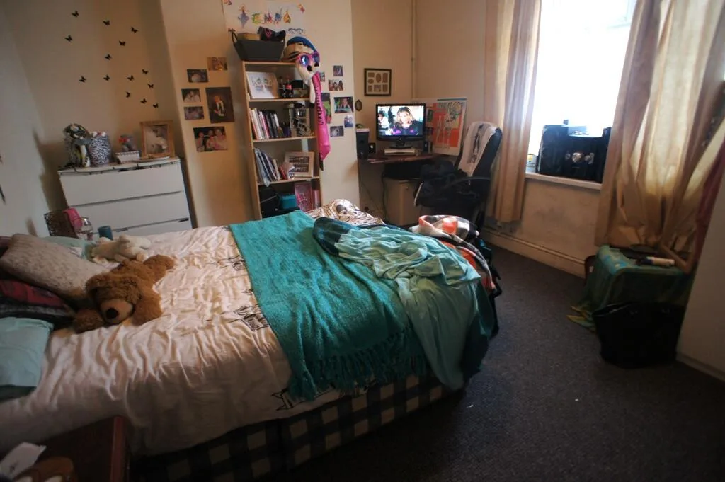 5 bedroom end of terrace house for rent