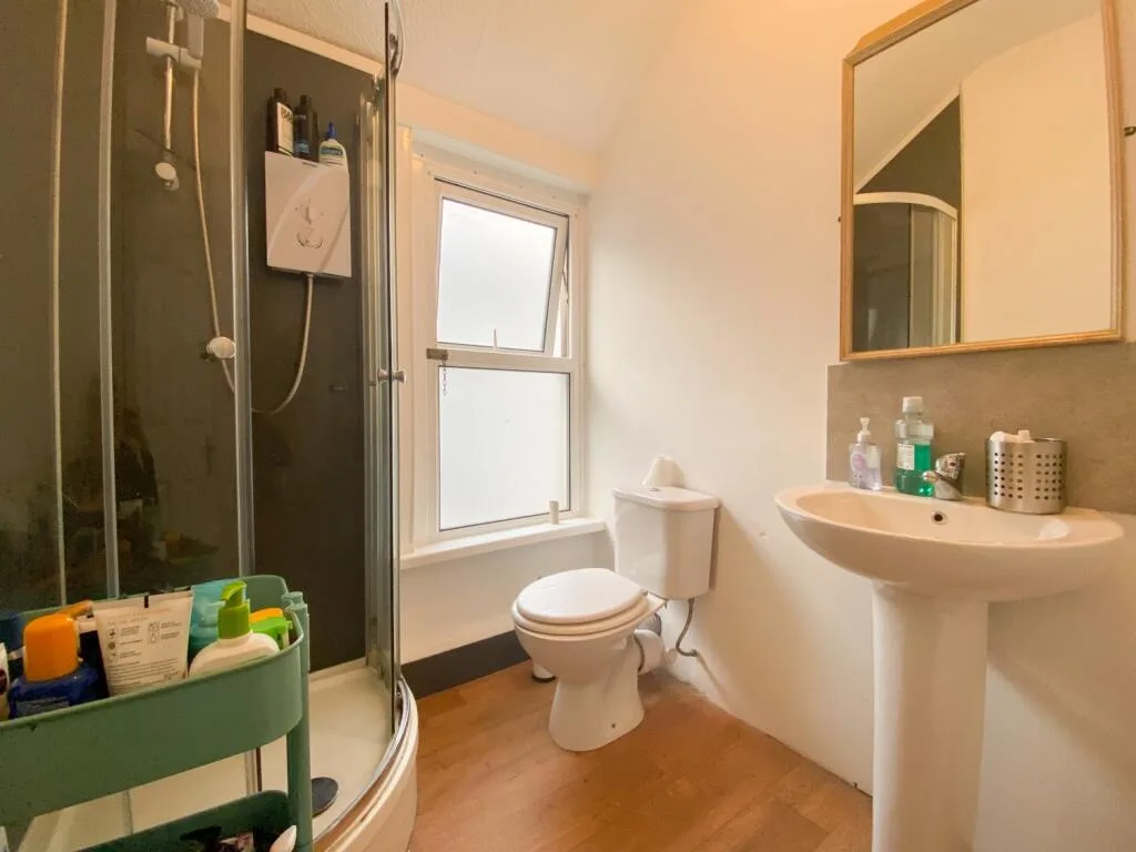 5 bedroom terraced house for rent