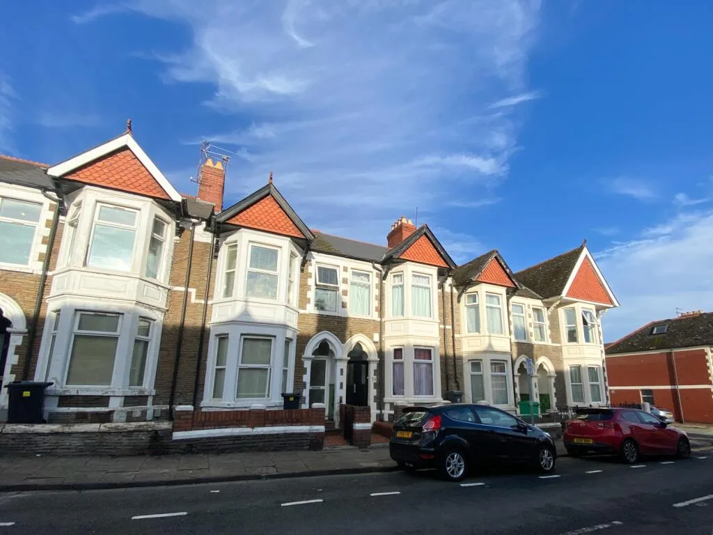 5 bedroom terraced house for rent