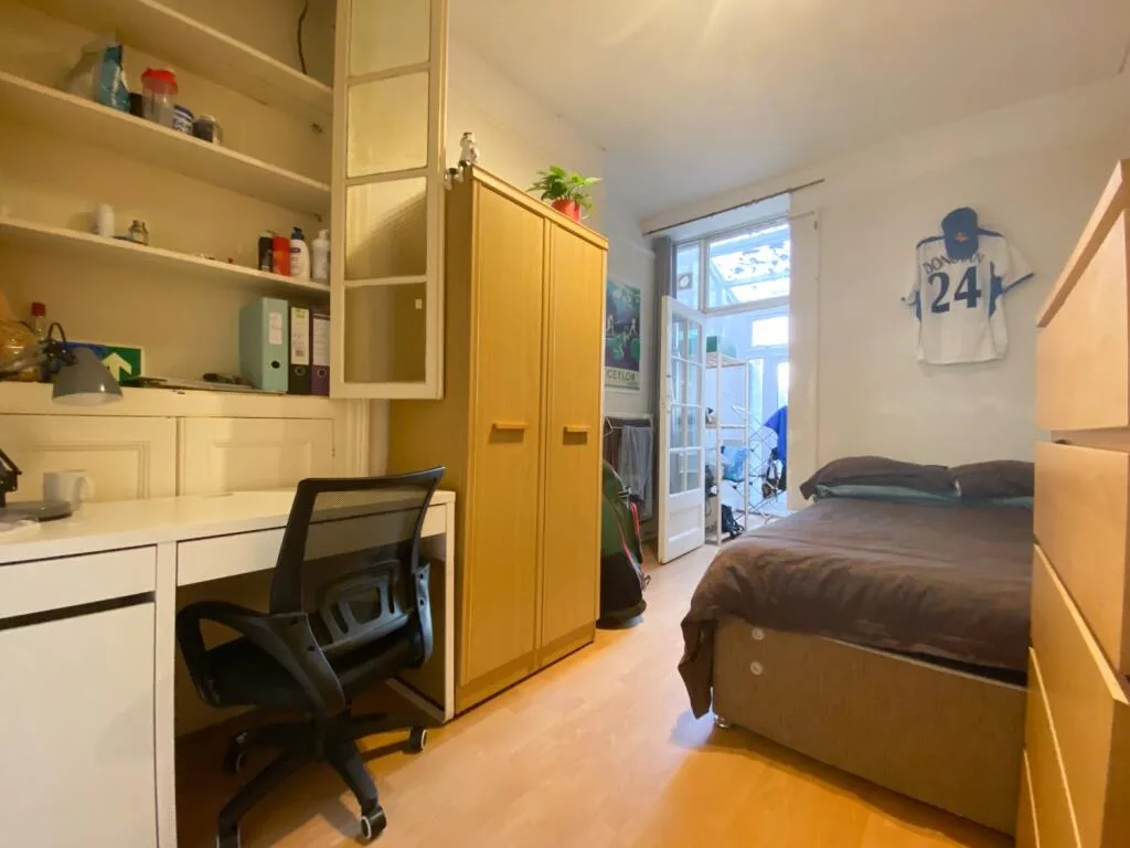 5 bedroom terraced house for rent