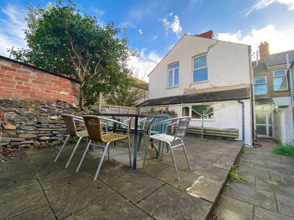 5 bedroom terraced house for rent