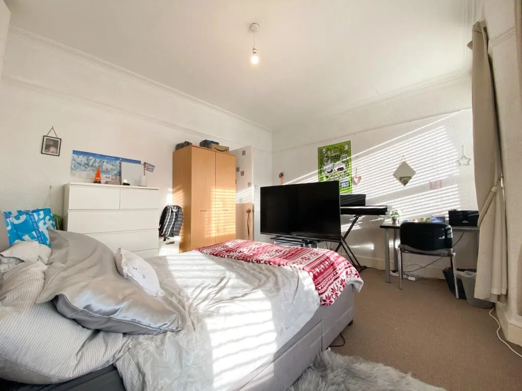 5 bedroom terraced house for rent