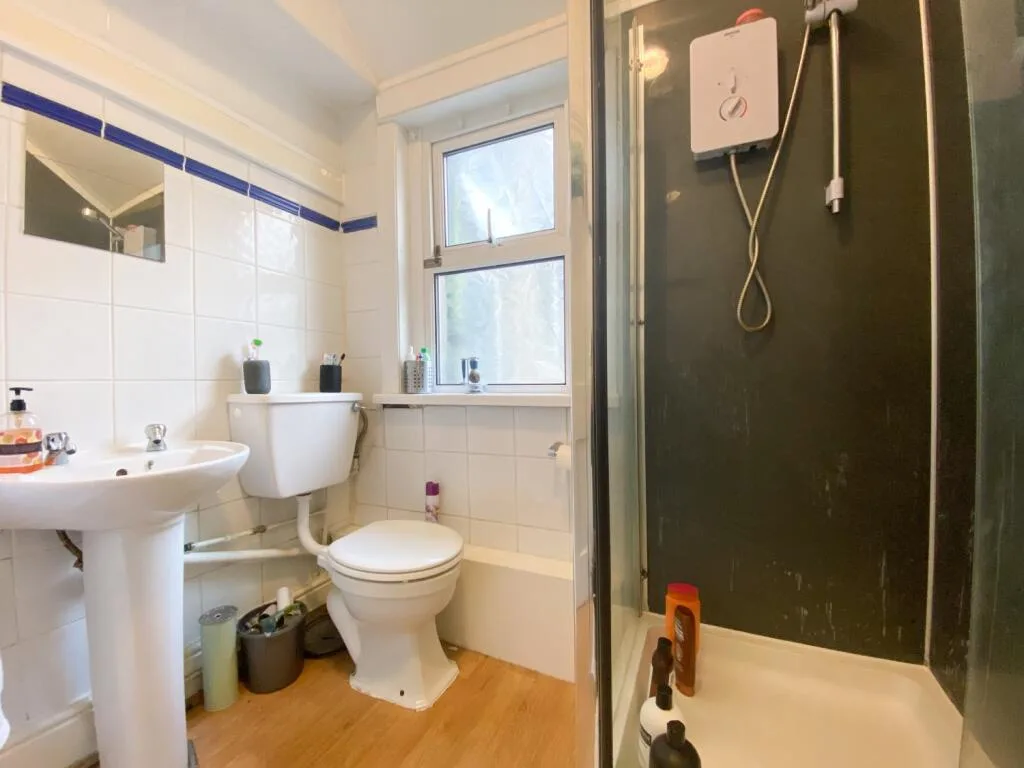 5 bedroom terraced house for rent