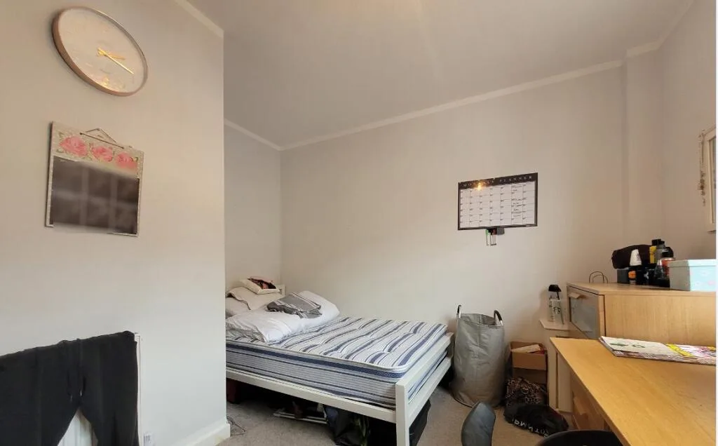 6 bedroom house for rent