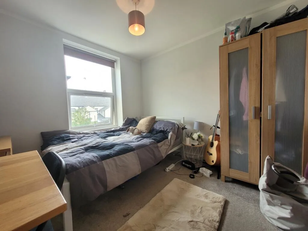 6 bedroom house for rent