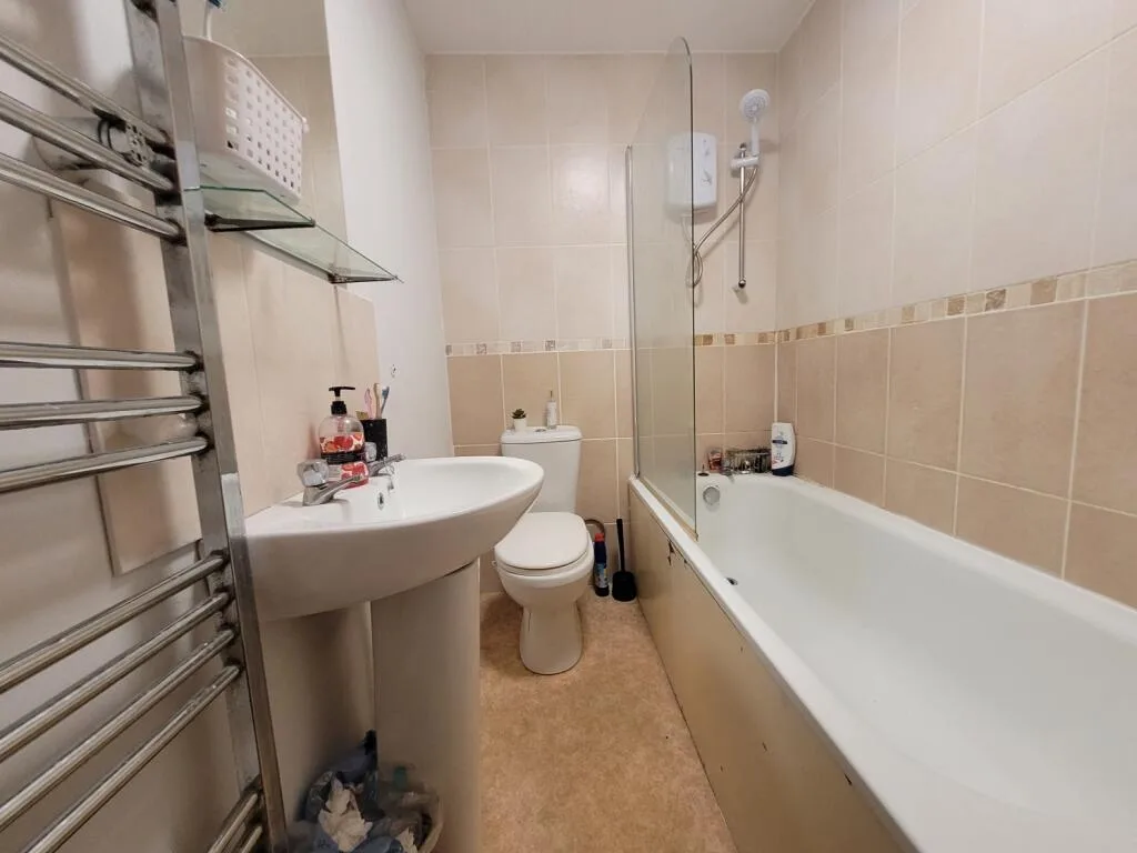 6 bedroom house for rent