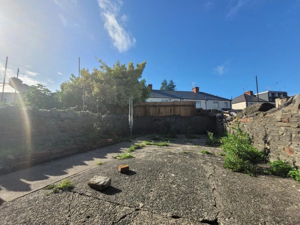 6 bedroom terraced house for rent