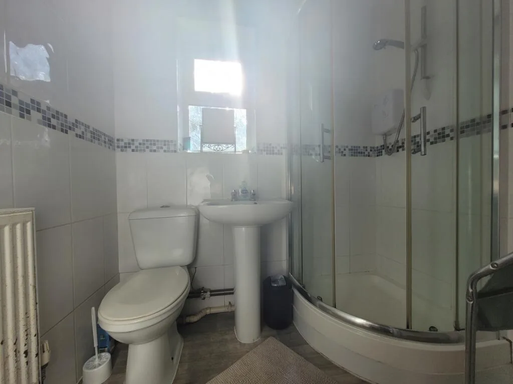 6 bedroom terraced house for rent