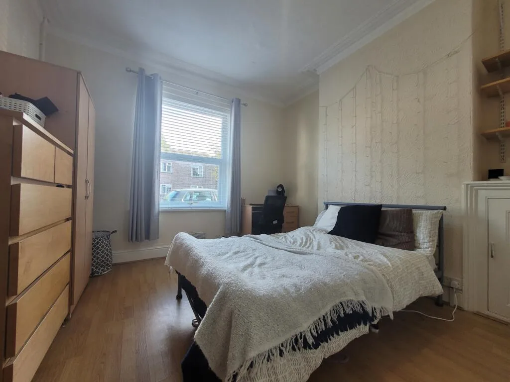 6 bedroom terraced house for rent