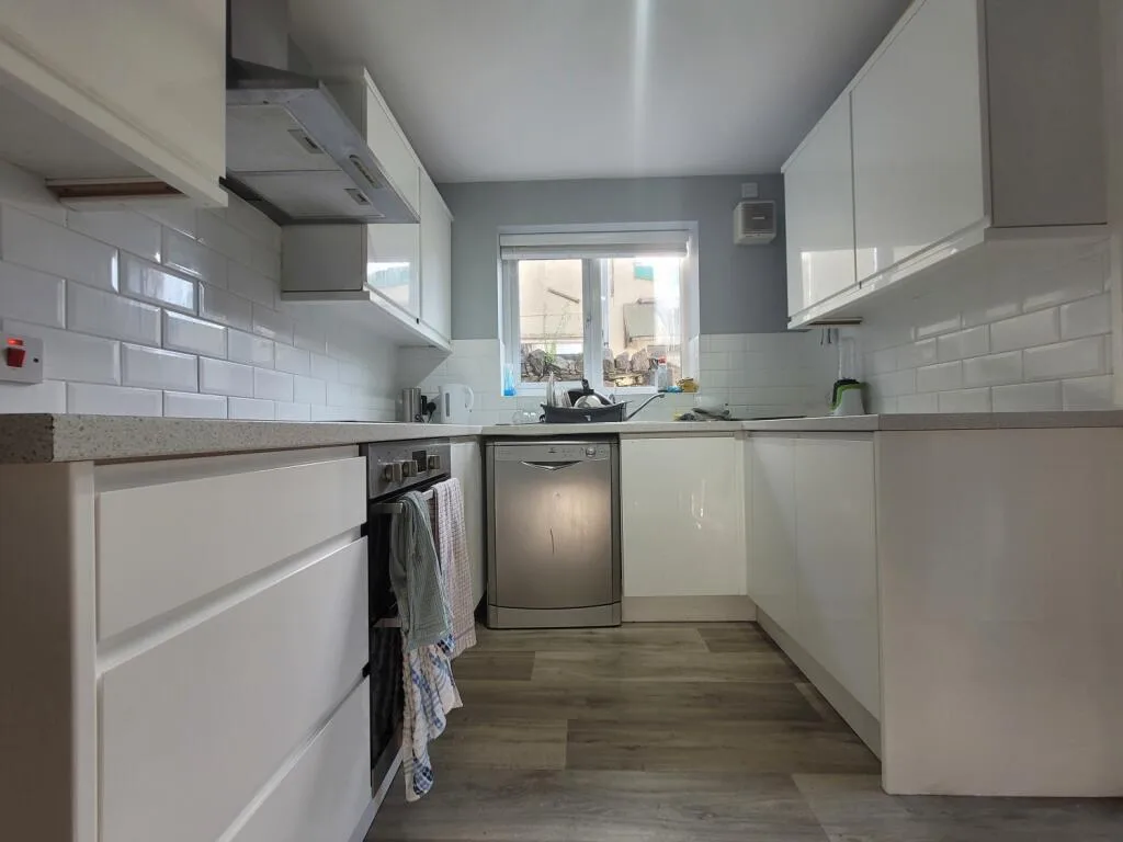 6 bedroom terraced house for rent