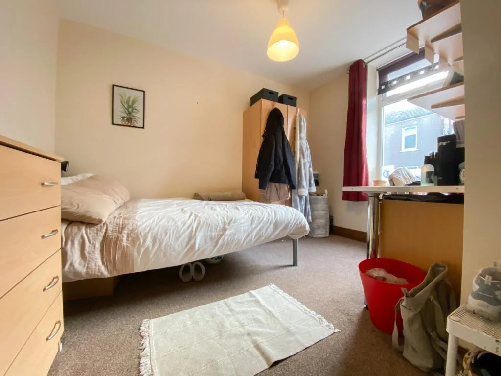 6 bedroom terraced house for rent