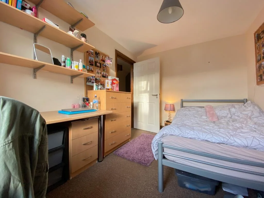 6 bedroom terraced house for rent