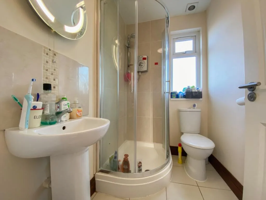 6 bedroom terraced house for rent
