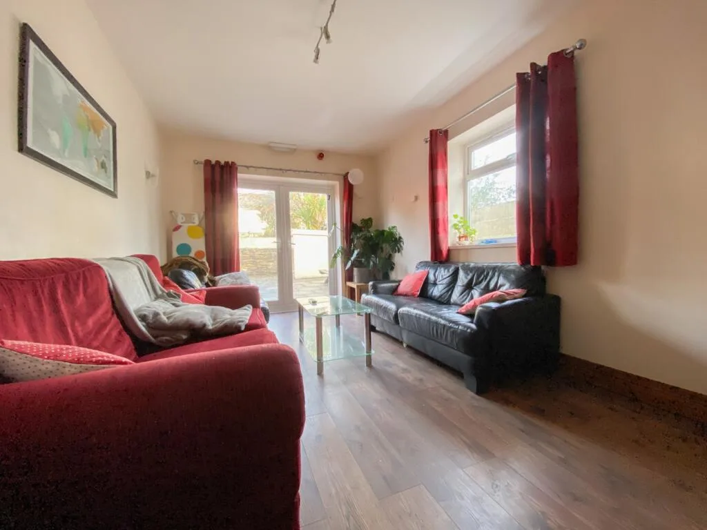 6 bedroom terraced house for rent