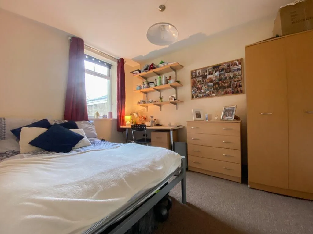 6 bedroom terraced house for rent