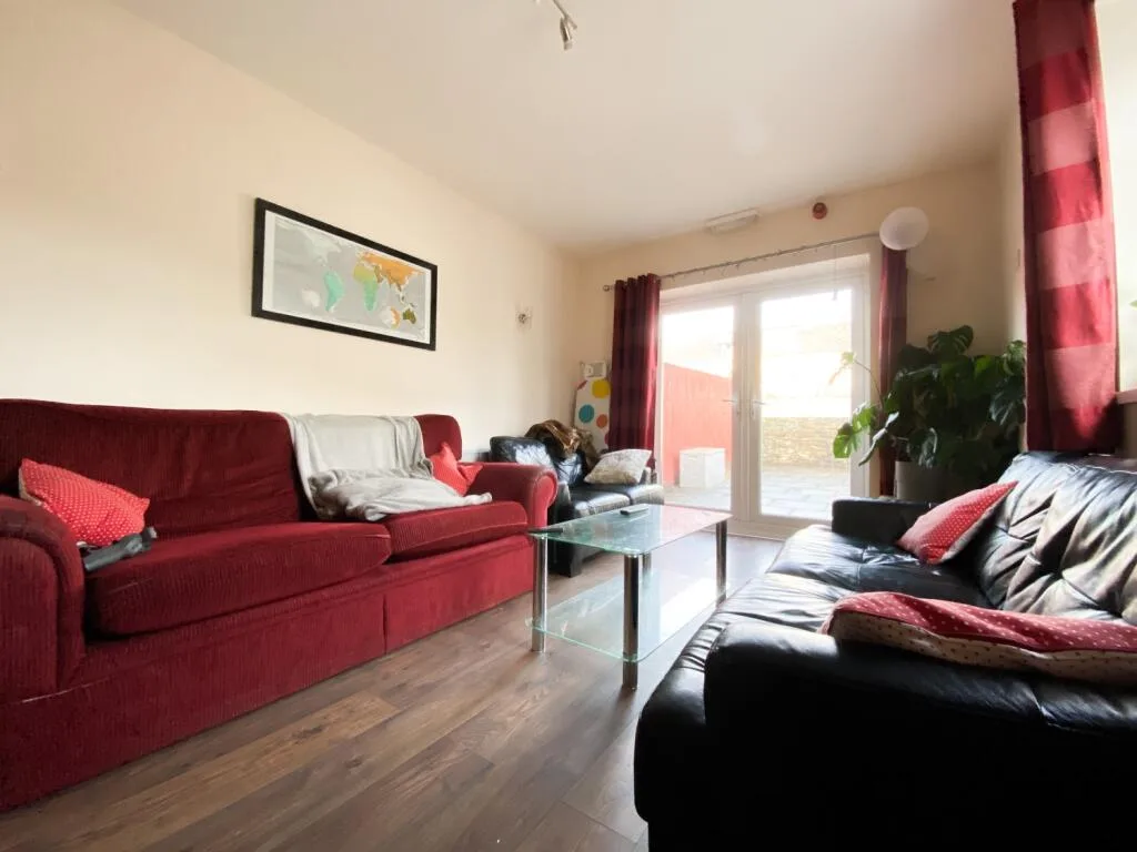 6 bedroom terraced house for rent