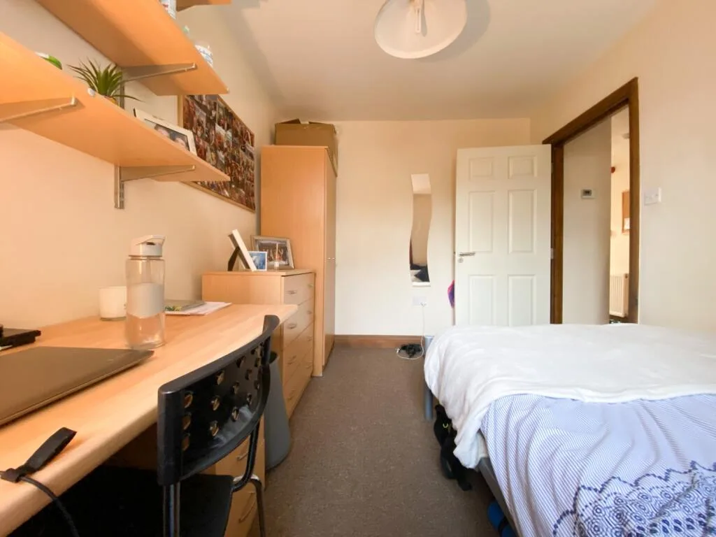 6 bedroom terraced house for rent