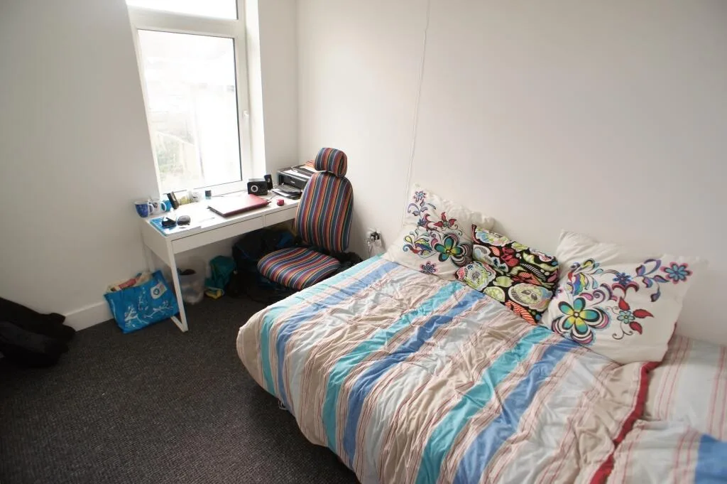 6 bedroom house for rent