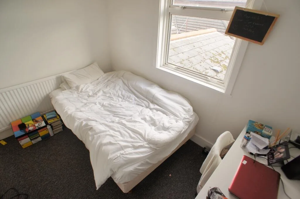 6 bedroom house for rent