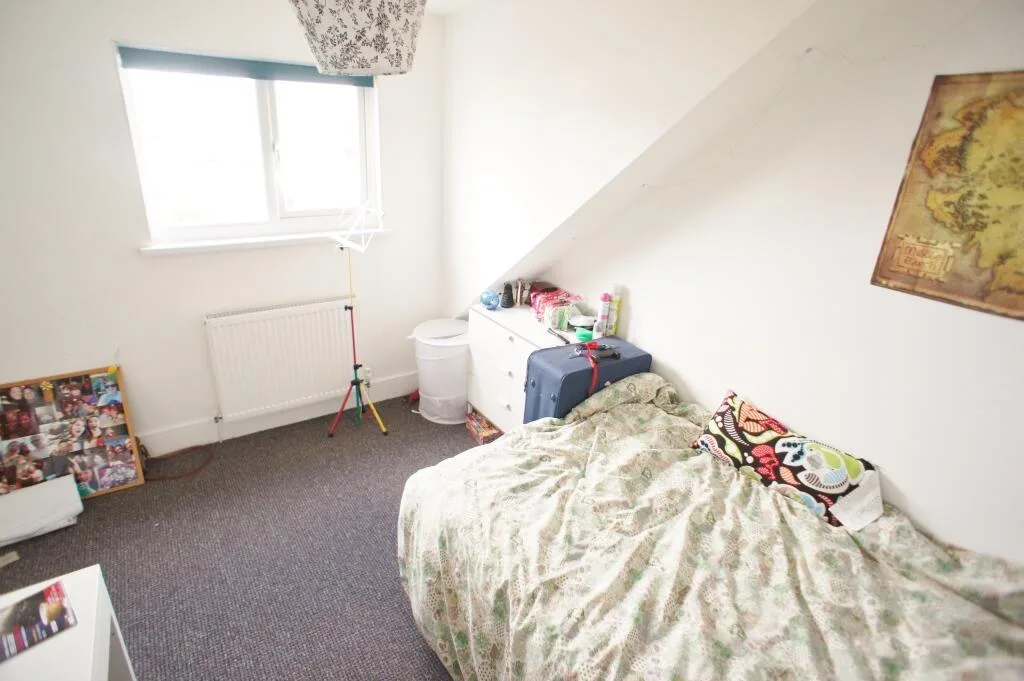 6 bedroom house for rent