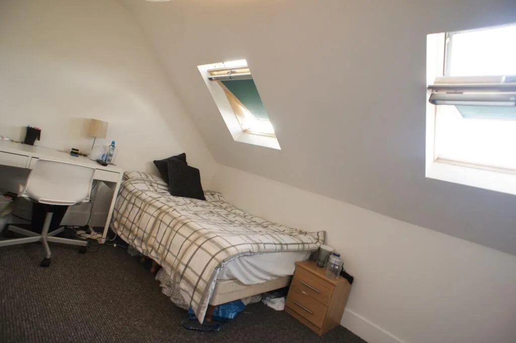 6 bedroom house for rent